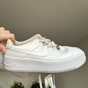 Nike Air Force 1 Sage Low Womens Triple White Platform Shoe Size 9.5